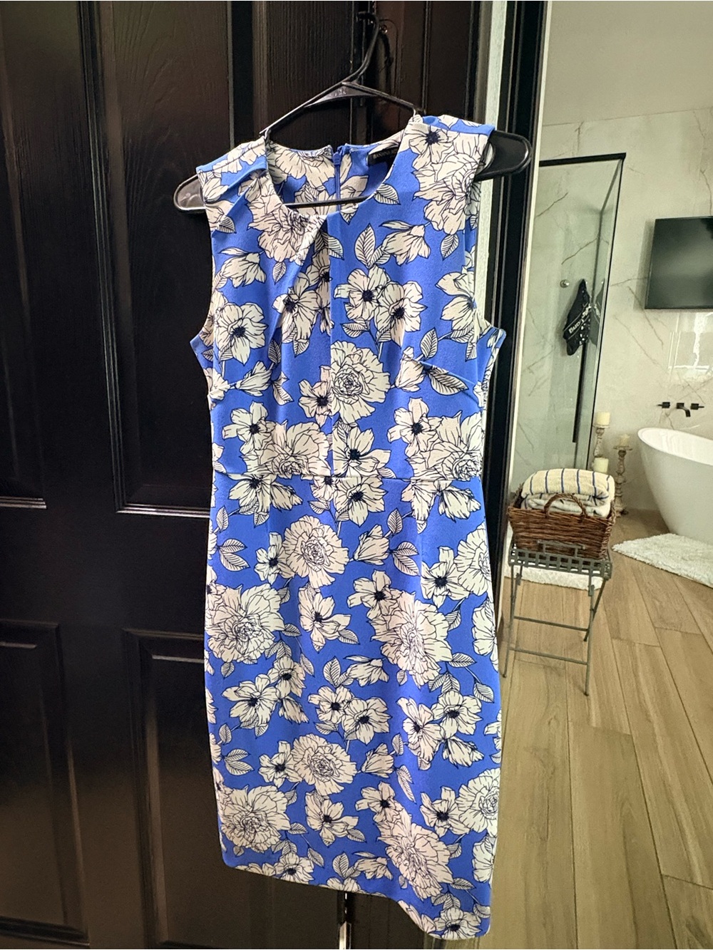 Banana Republic Floral Midi Dress in Blue & White Size 2